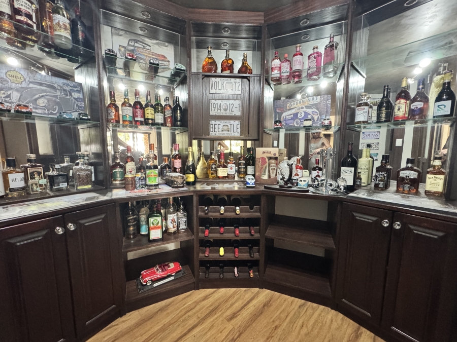 4 Bedroom Property for Sale in Wilkoppies North West